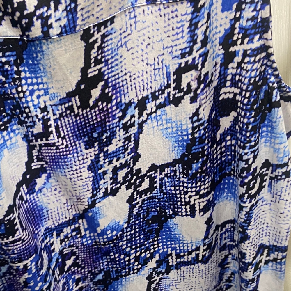Ellen Tracy Patterned Blouse in Blue and White